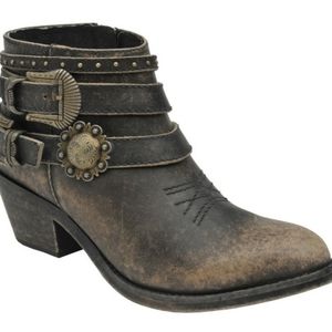 Circle G Distressed Booties